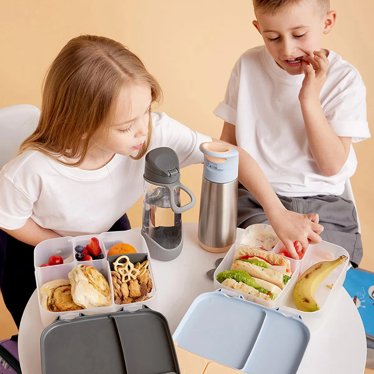 b.box Lunch Box para Niños | Fiambrera Infantil Bento Grande con 4 Compartimentos (2 Herméticos), Separador Extraíble, Bolsa de Gel Frío | Fiambrera para Niños Ideal para Escuela | 3+ Años | 2 L