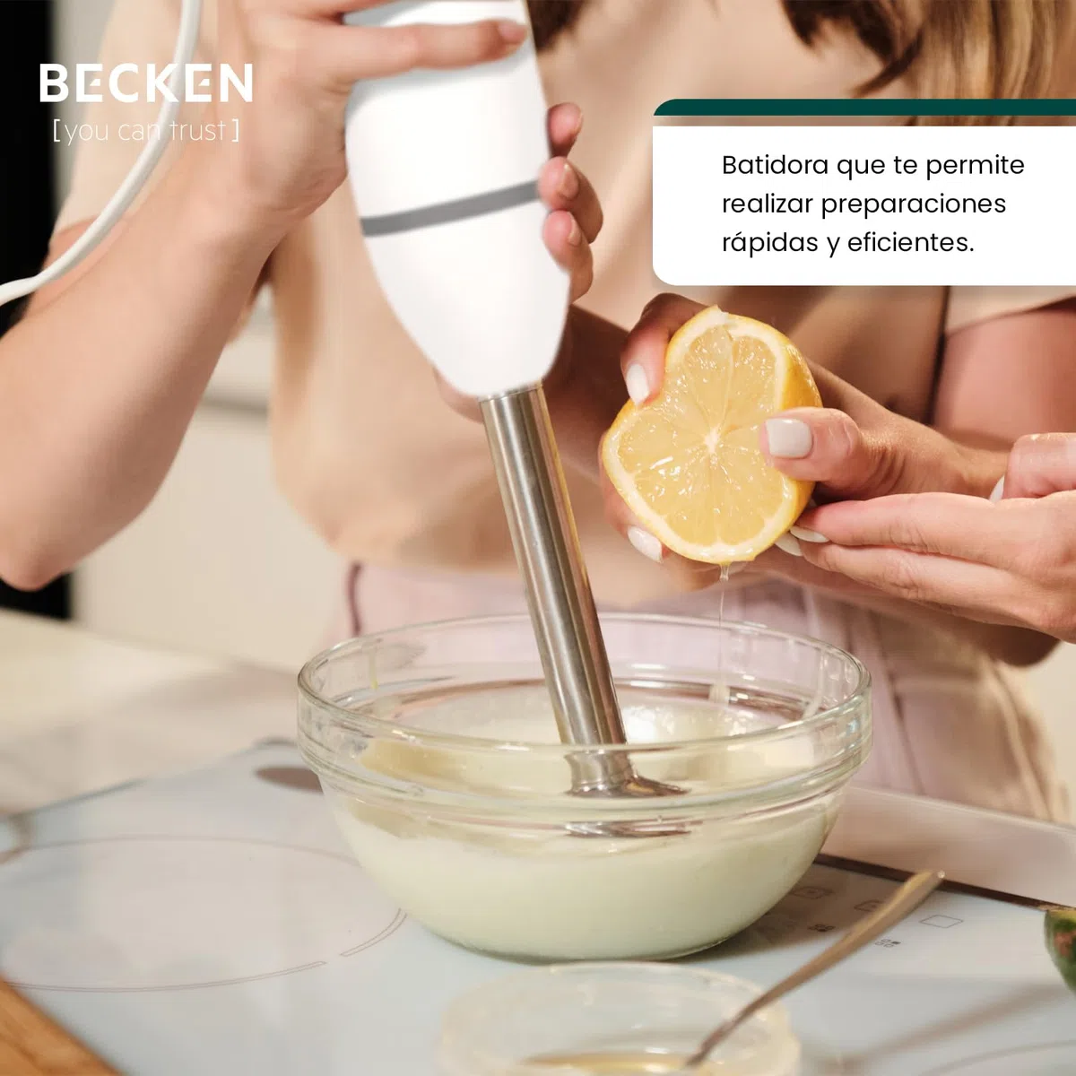 BECKEN - Batidora de Mano - 2 Velocidades Variables - Acero Inoxidable - Potencia 600W - Incluye vaso Medidor