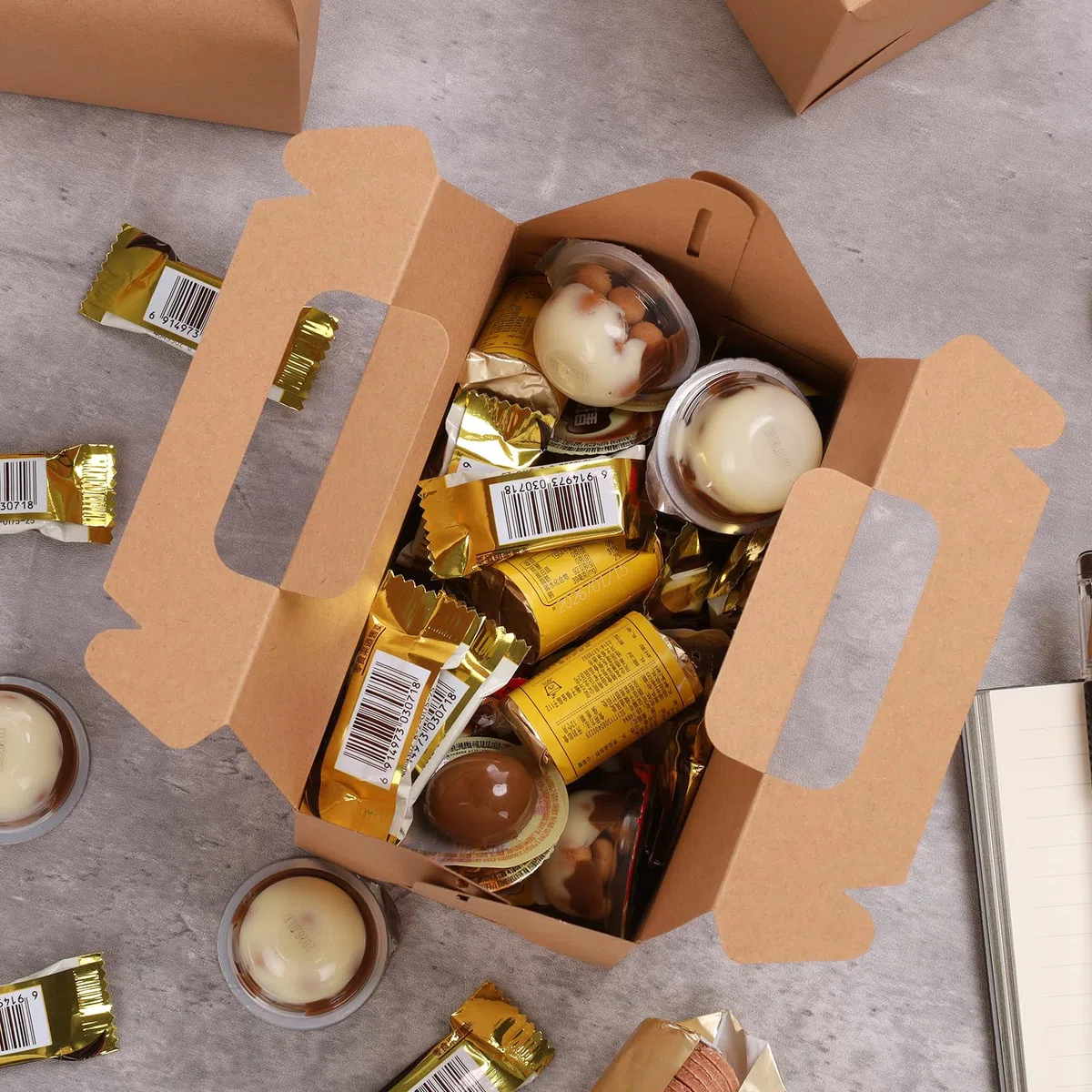 GXFCING 30 Cajas Kraft para Fiestas, Cajas para Dulces de 16,3 x 9,3 x 8 cm, Pequeñas Cajas de Regalo de Cartón Adecuadas para Cumpleaños Infantiles, Bodas, Baby Showers, Navidad, Fiestas