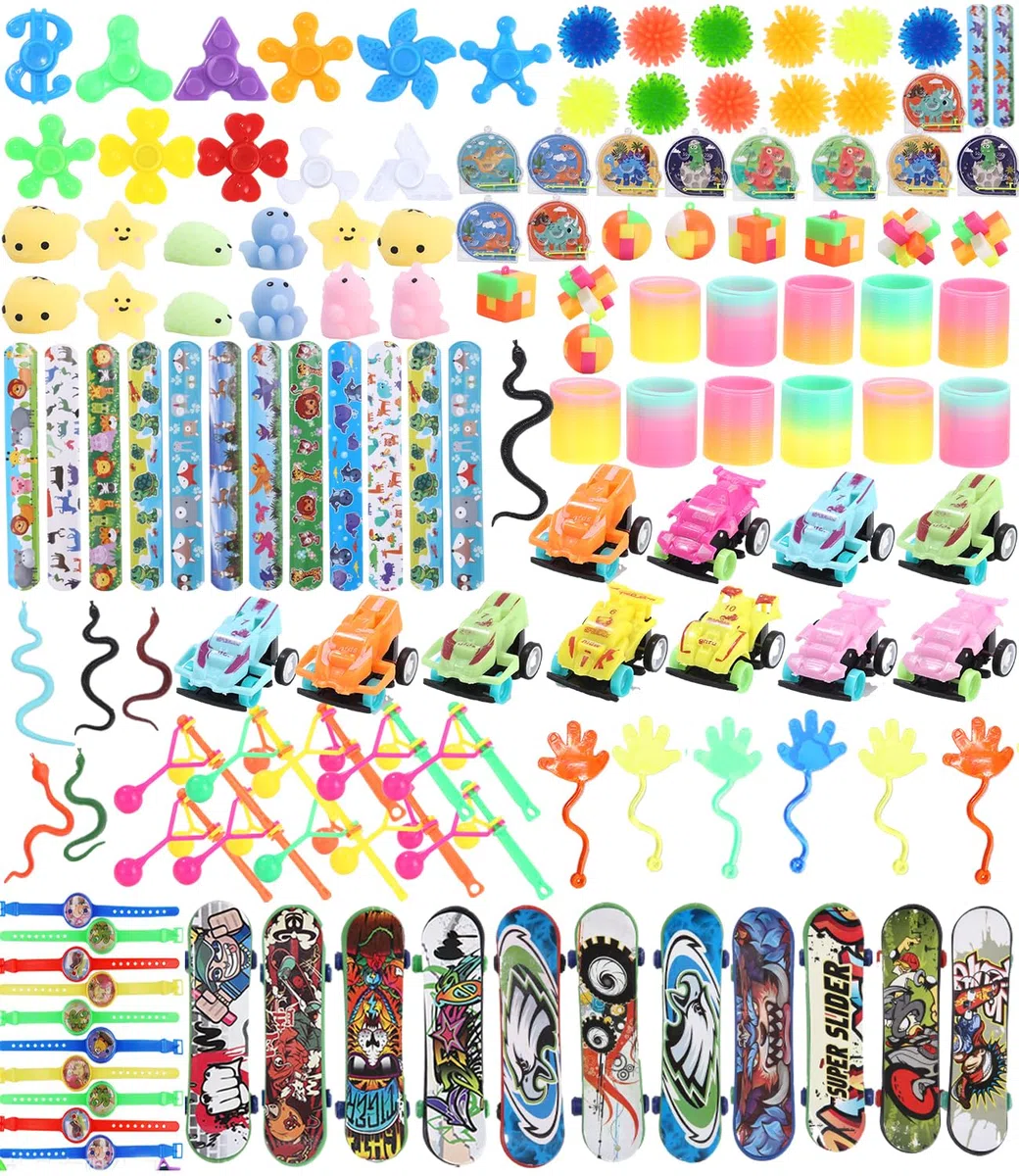 LEAZZLE Juego de regalos de cumpleaños infantiles, 132 unidades, regalo de cumpleaños infantil, relleno de piñata, regalo de cumpleaños, regalo de Pascua, Halloween, Navidad, CPT-132