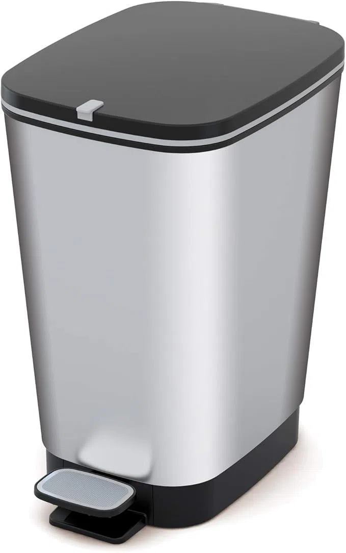 Curver - Cubo de basura Chic Bin con pedal antideslizante 45L, 44,5x 29x 60,5cm, acabado color acero, tapa y aro para bolsa