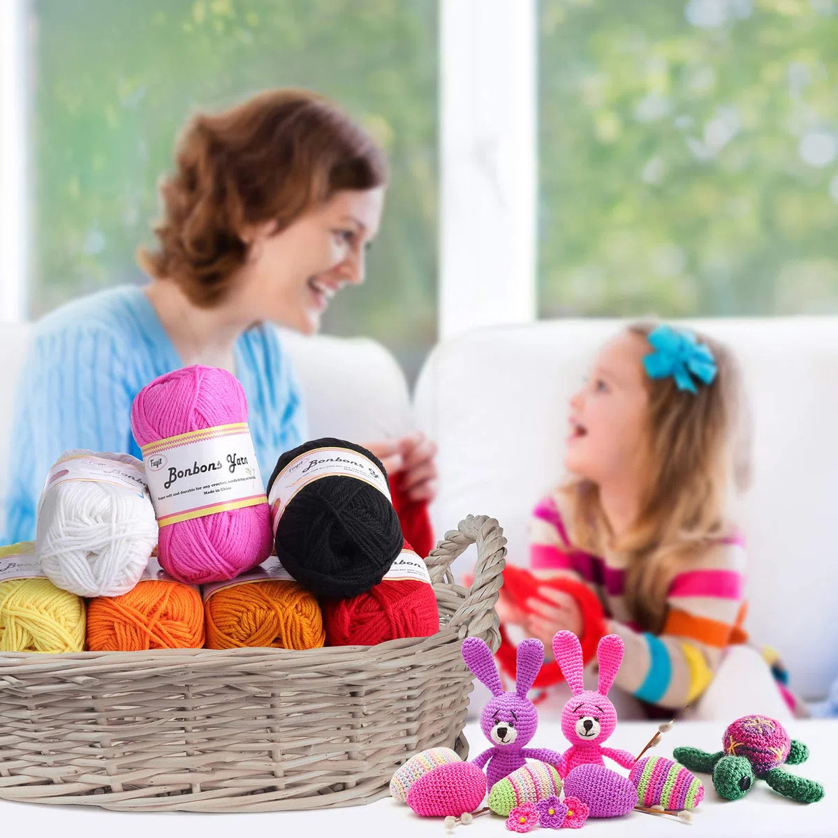 Fuyit Hilo de Tejer Acrílico de 600g (12 Colores x 50g) con 2 Agujas de Crochet, 100% Ovillos Acrílicos Perfectos para Cualquier Proyecto de Crochet y DIY Tejido