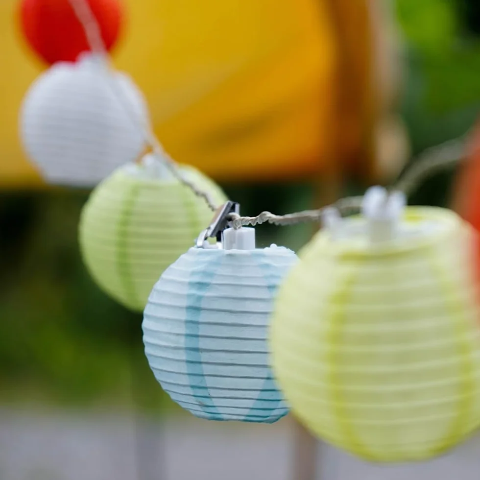 20 Pieza Pequeña Farolillos de Papel Blanco Colgantes Linternas de Papel Lampara 7.5cm Exterior Farolillos Feria Linternas Decorativa de Redonda para Cumpleaños Boda Jardín Aniversario Fiesta