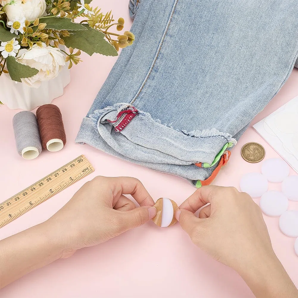 Pesos de vestir para mujer a prueba de viento dobladillo blanco plano redondo 10 bloques acrílicos con 100 pegatinas adhesivas para asegurar faldas y vestidos