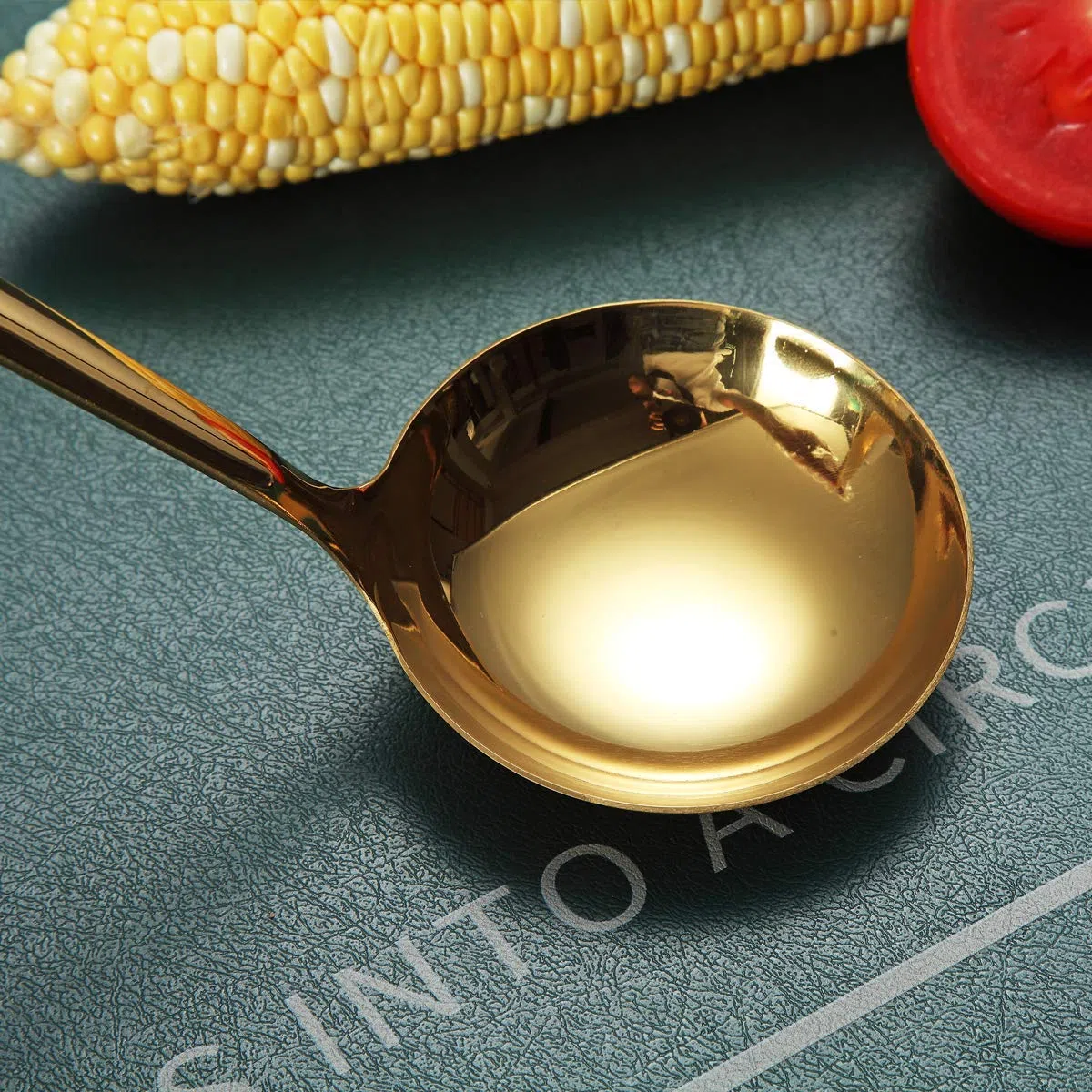 Berglander Cucharón dorado, cucharón de cocina de acero inoxidable con revestimiento de oro de titainium, cucharón de sopa, cuchara de metal para cocinar, apto para lavavajillas, fácil de limpiar