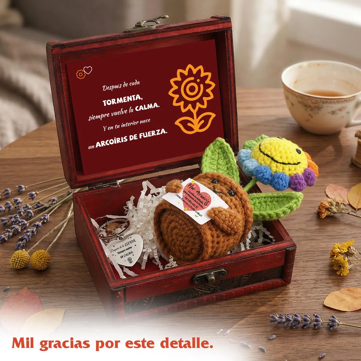 Muñeca de Girasoles Positivo con un Mensaje Positivo en Español | Regalos Girasol y Divertido para Mujer con Amuletos de la Suerte y Cofre del Tesoro | Idea para Cumpleaños, Amiga, Niña | Peluche Moti