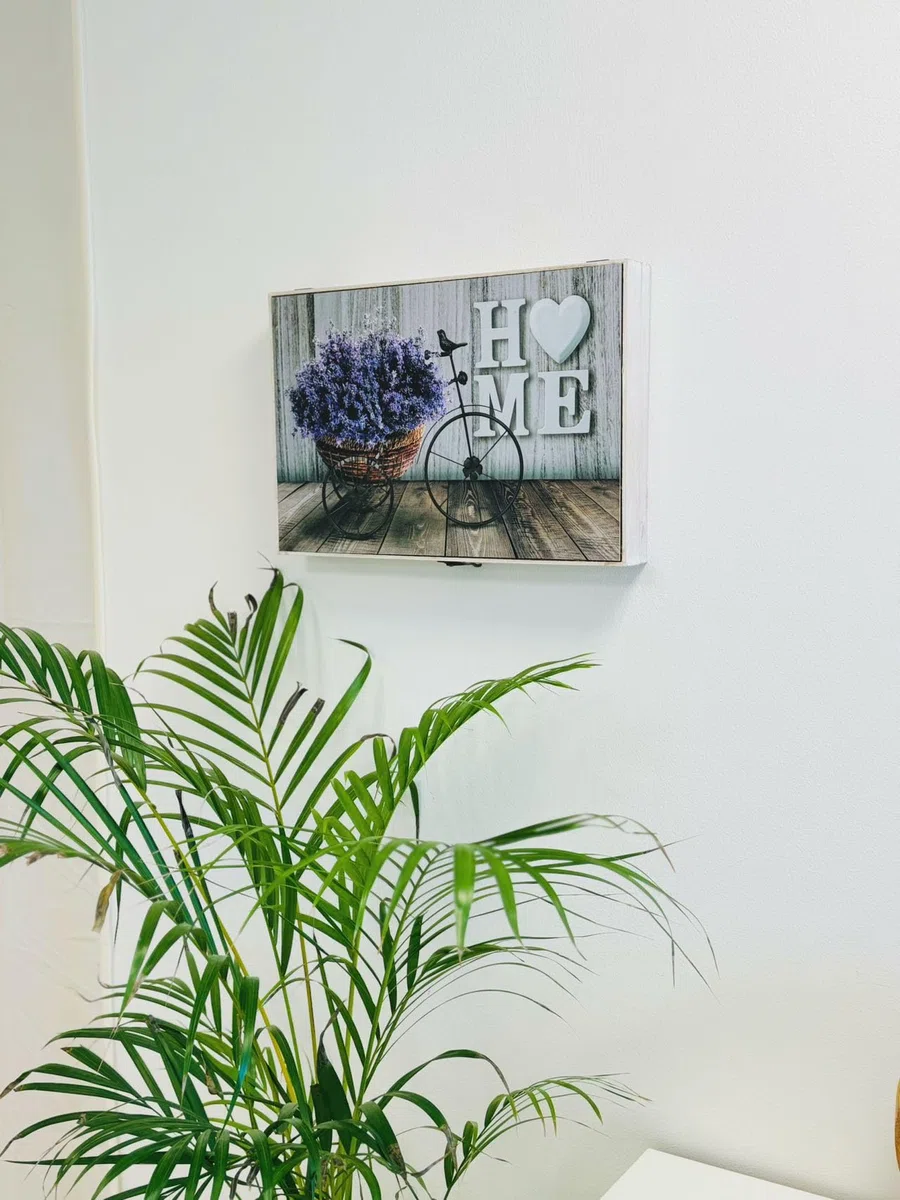 Tapa Cuadro Eléctrico Decorativa de Madera Blanca | Estilo Nórdico para Entrada y Recibidor | Cubre Contador de Luz Moderno | Diseño Home Lavanda