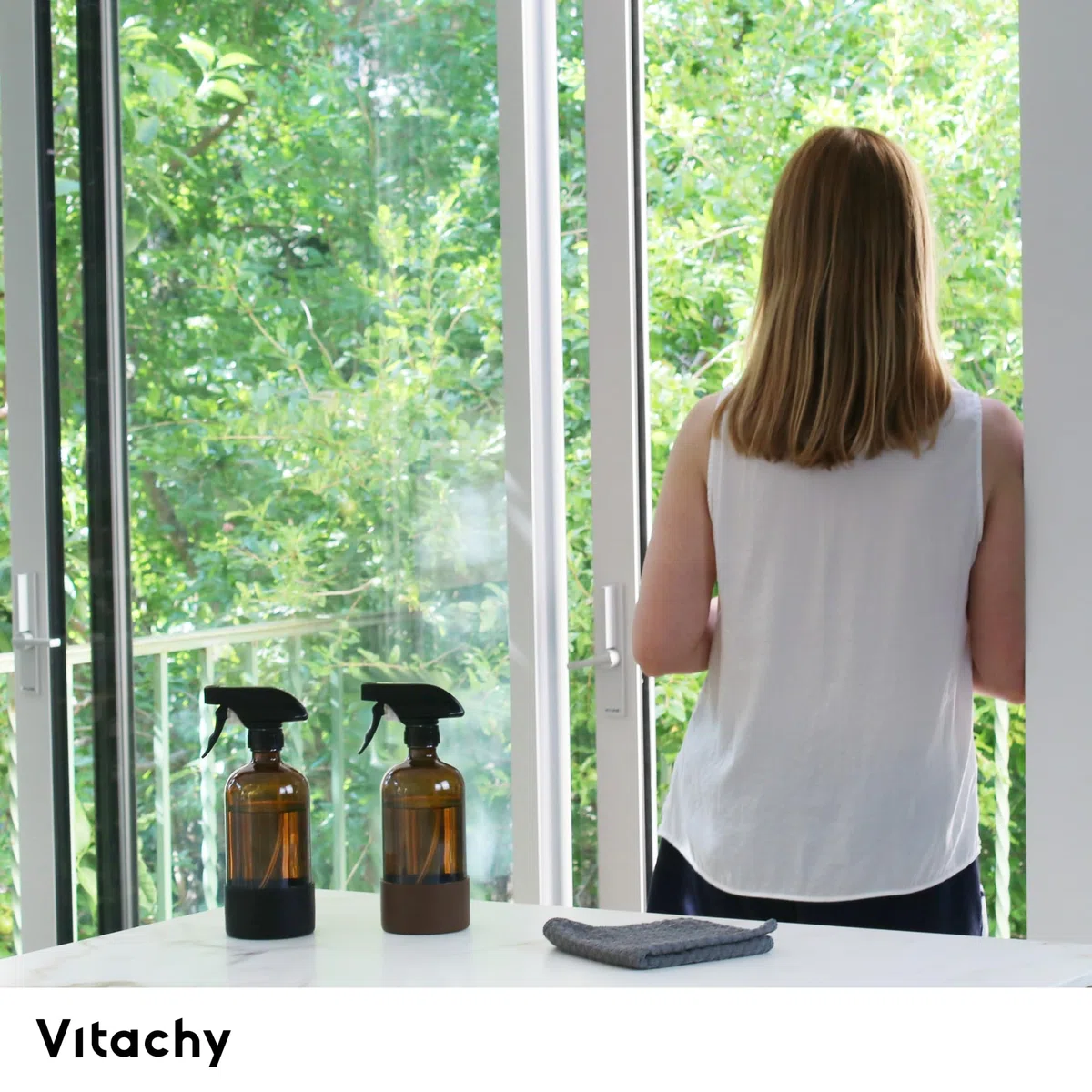 Pack de 2 Botella Spray Pulverizador Cristal 500ml, Bote Spray Vidrio Ámbar con Base de Silicona para Limpieza Hogar y Plantas. Botes Spray Vacíos Rellenables, Glass Spray Bottle