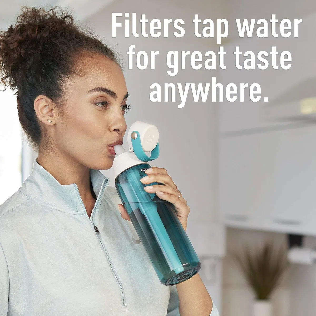 Brita Botella de agua con filtro, botella de agua filtrada de alta calidad de 26 onzas, sin BPA, vidrio de mar