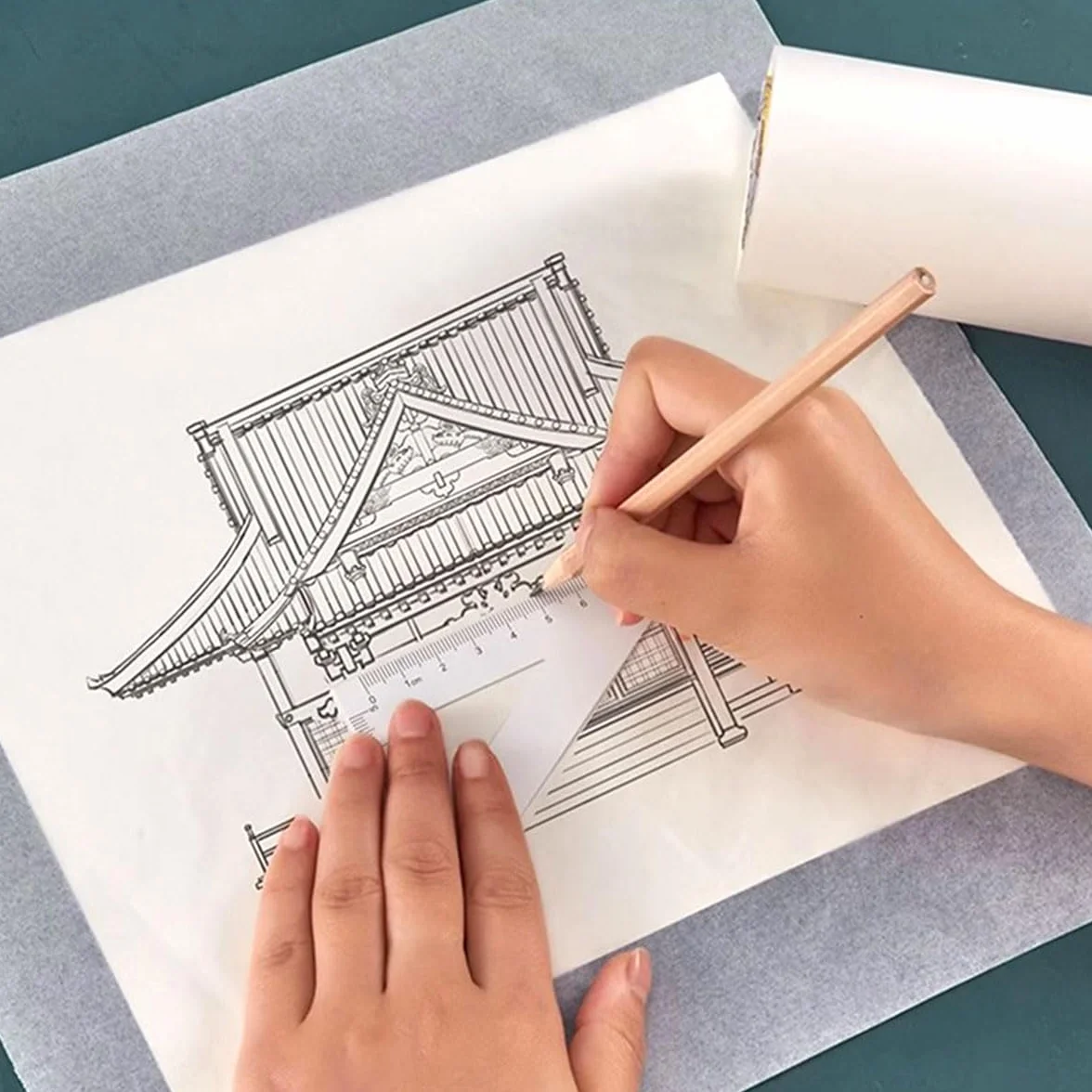 OTYMIOW Rollo Papel de Calco Dibujo 43 cm × 50 m Transparente Translúcido de 29 g/m² Papel de Boceto Rollo de PapelCalco para Plantillas de Modista para Bocetos y Calcos, Confección y Costura