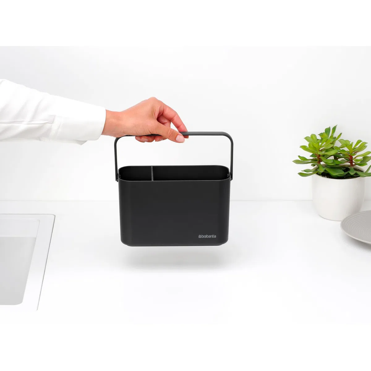 Brabantia Organizador para fregadero SinkSide con asa Dark Grey | Organizador y almacenaje de productos de limpieza |Cesto ergonómico y compacto para utensilios de limpieza