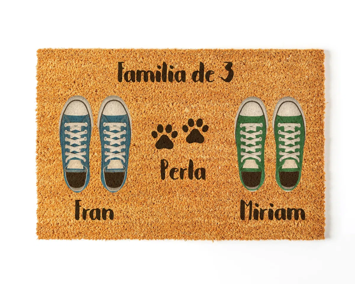 Felpudo Personalizado para la Entrada de Casa | Personaliza tu Felpudo con Toda tu Familia | 70 x 40 cm | Felpudos Originales y Divertidos en 100% Fibra de Coco | Pareja + Mascota
