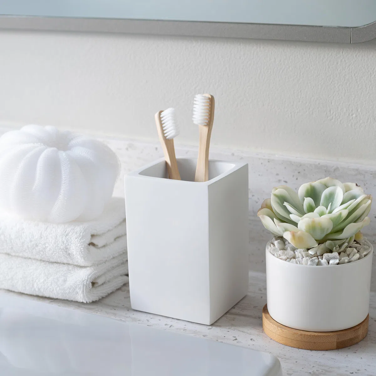 Yew Design portacepillos y portapasta de Dientes, Blanco Mate, para baño y Lavabo – Organizador Angular para cepillos eléctricos, Hilo Dental, maquinillas de Afeitar