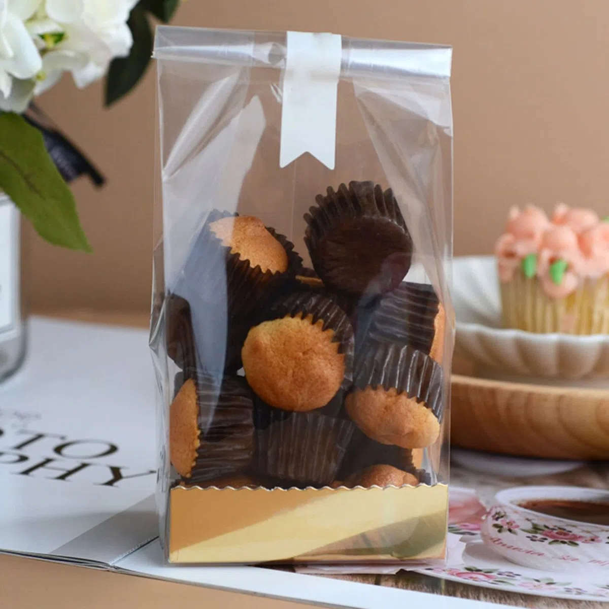 VIKSAUN Pack de 1000 Mini moldes de Papel Moldes Papel para Magdalenas Papeles para Cupcakes 1 * 0.75 in hornear magdalenas para hornear, cumpleaños, fiestas (Brown)