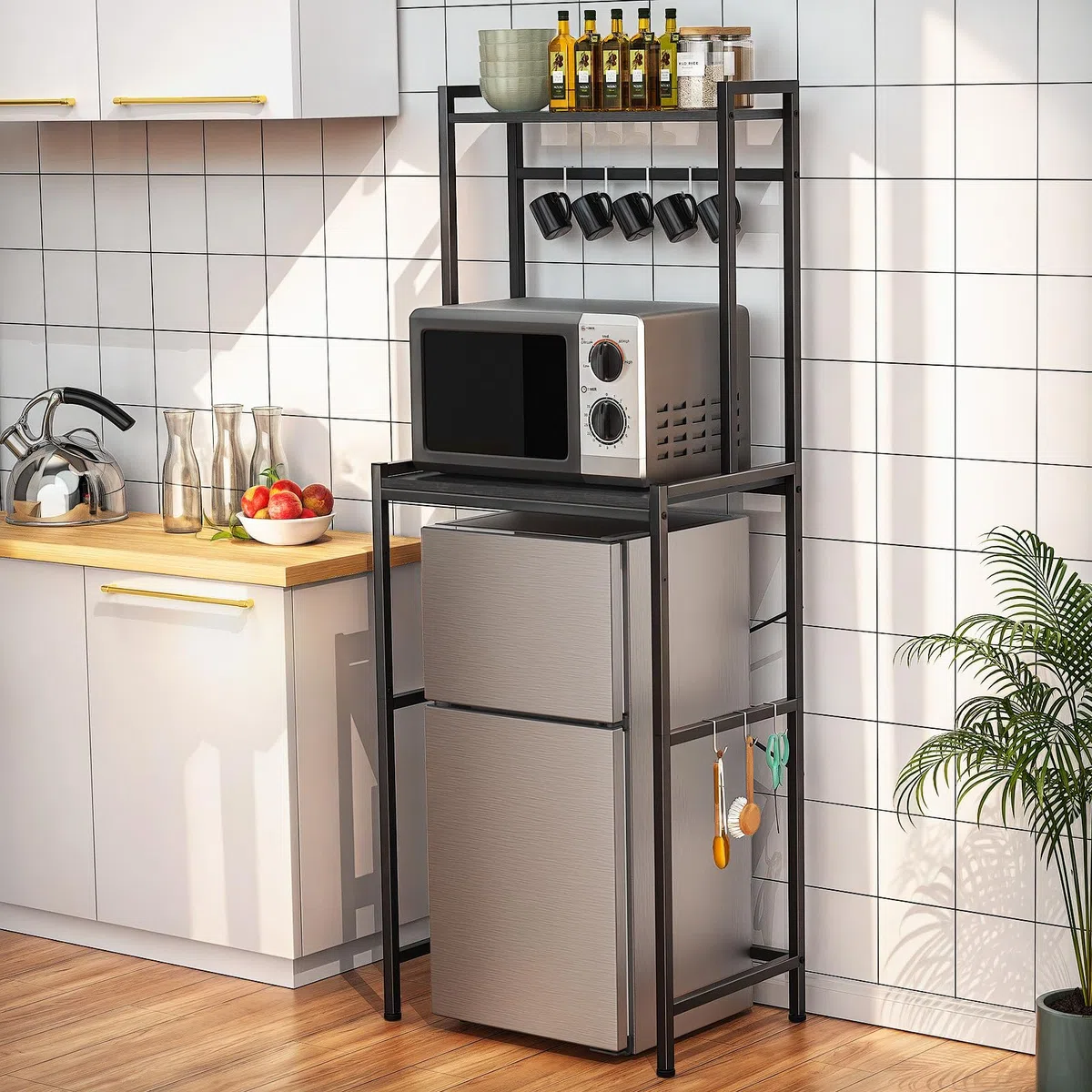Housolution Soporte para Mini Nevera con Almacenamiento, Soporte para Microondas de Cocina de 2 Pisos Estante Mini Nevera Altura Ajustable Perchero con 8 Ganchos para Dormitorios, Salones, Negro