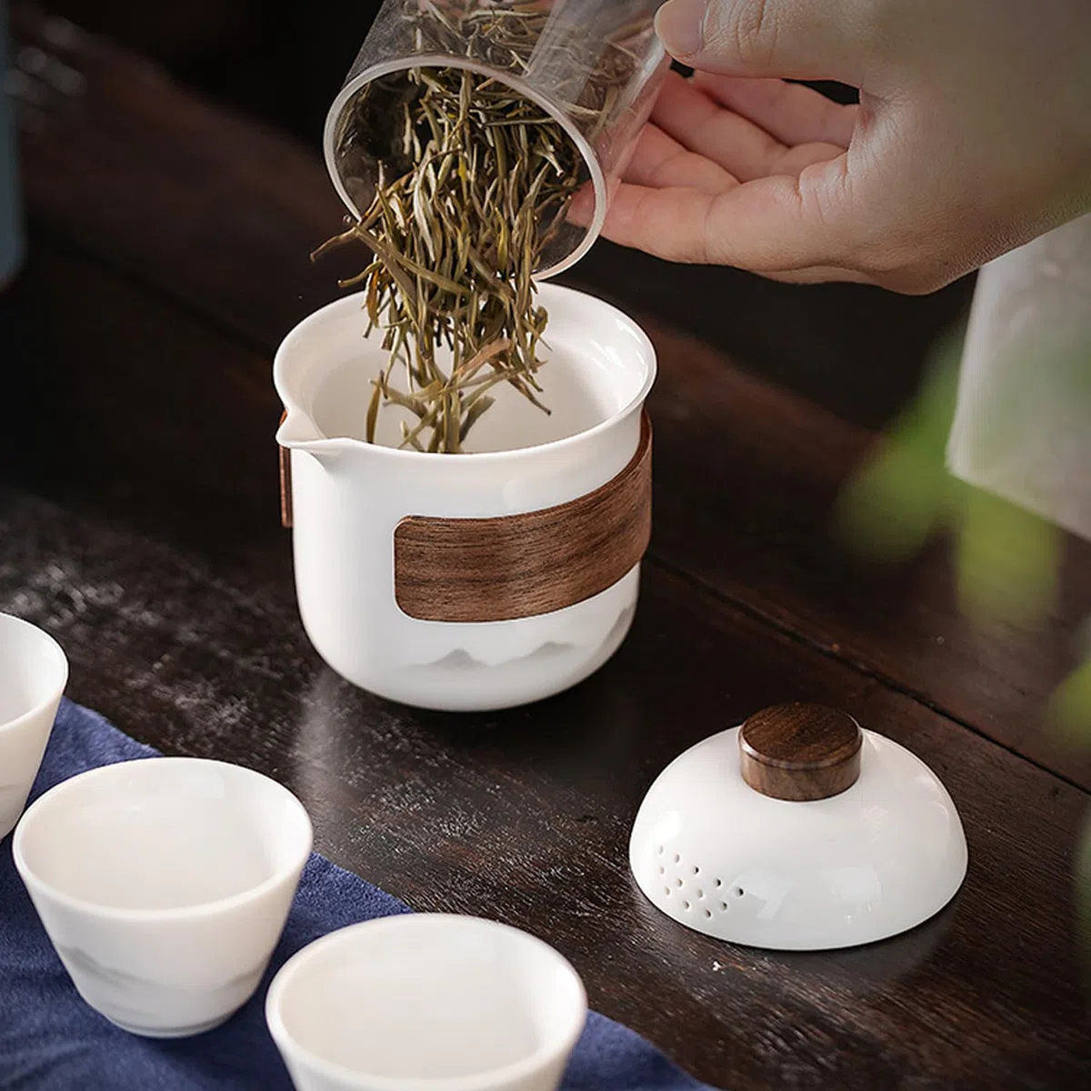 Juego de té chino Gongfu de porcelana, juego de tetera de cerámica portátil, mini bolsa de viaje portátil todo en uno para viajes, hogar, regalos, camping al aire libre, picnic y oficina, negocios
