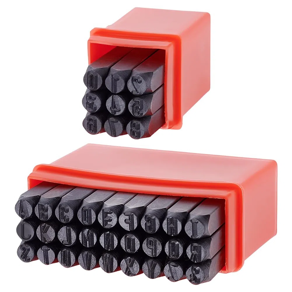 UNICRAFTALE Juego de 2 perforadores de letras de metal de 5 mm de la A a la Z y 0-8 de acero, con estuche, herramientas de troquelado para estampación de sellos de metal, plástico, madera, cuero
