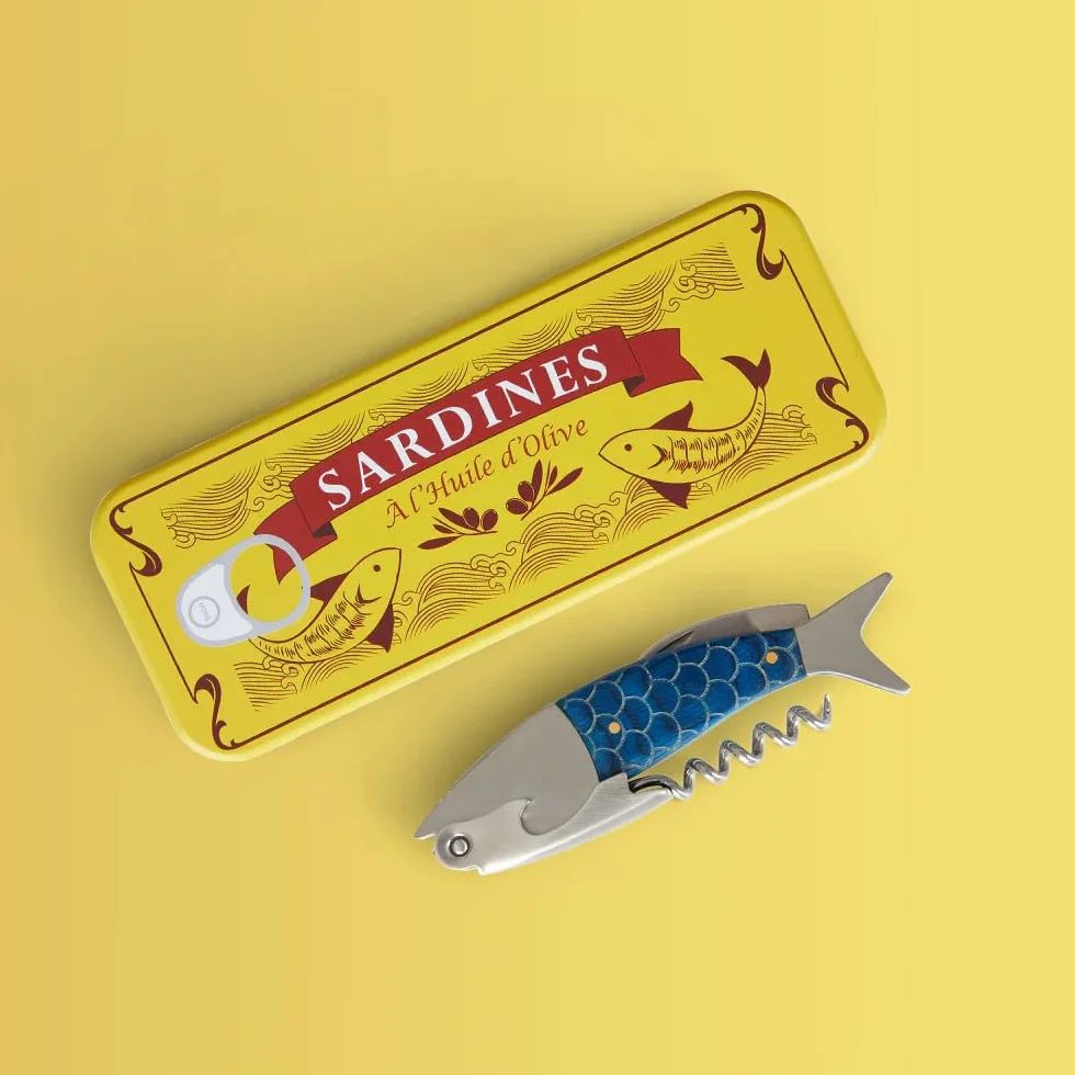 Balvi Sacacorchos Conserverie Sardines Color Azul Abrebotellas con Caja metálica Lata