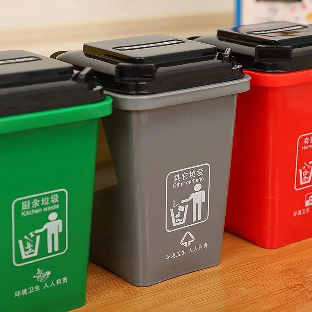 【RECOMENDADO POR PEDAGOGOS】 Juego Educativo Reciclaje para Niños 3-8 Años - 4 Cubos Basura + 108 Tarjetas + Guía Interactiva | Juguete Montessori para Aprender Clasificación de Residuos