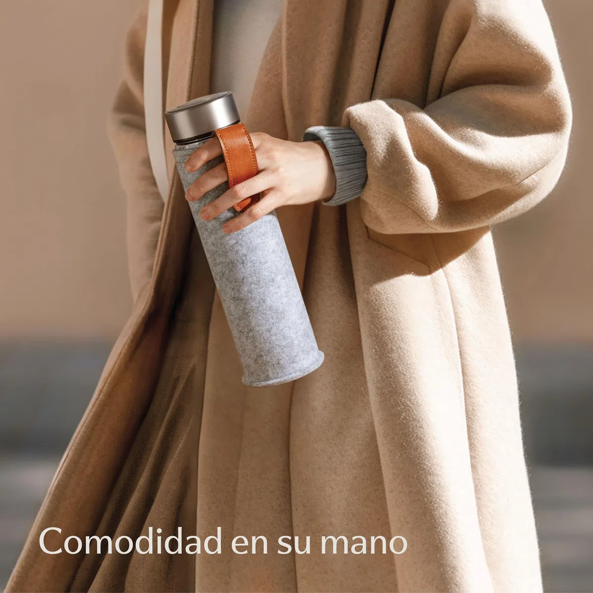 Cosumy Botella de Té con Infusor 500 ml - Vidrio de Doble Pared con Funda de Fieltro - Resistente al calor - A Prueba de Fugas - Apta para Lavavajillas (Gris)