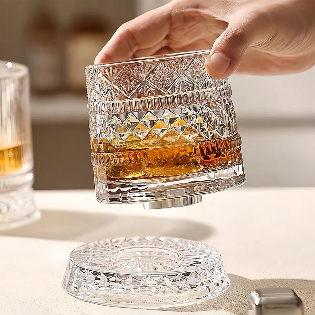 Rotating Whiskey Glass, Premium Bourbon Tasting Drinkware Set, Cocktail Glasses for Collectors Home Bar Entertainers, Elegant Design, Crystal Drink Presentation, Birthday Gift