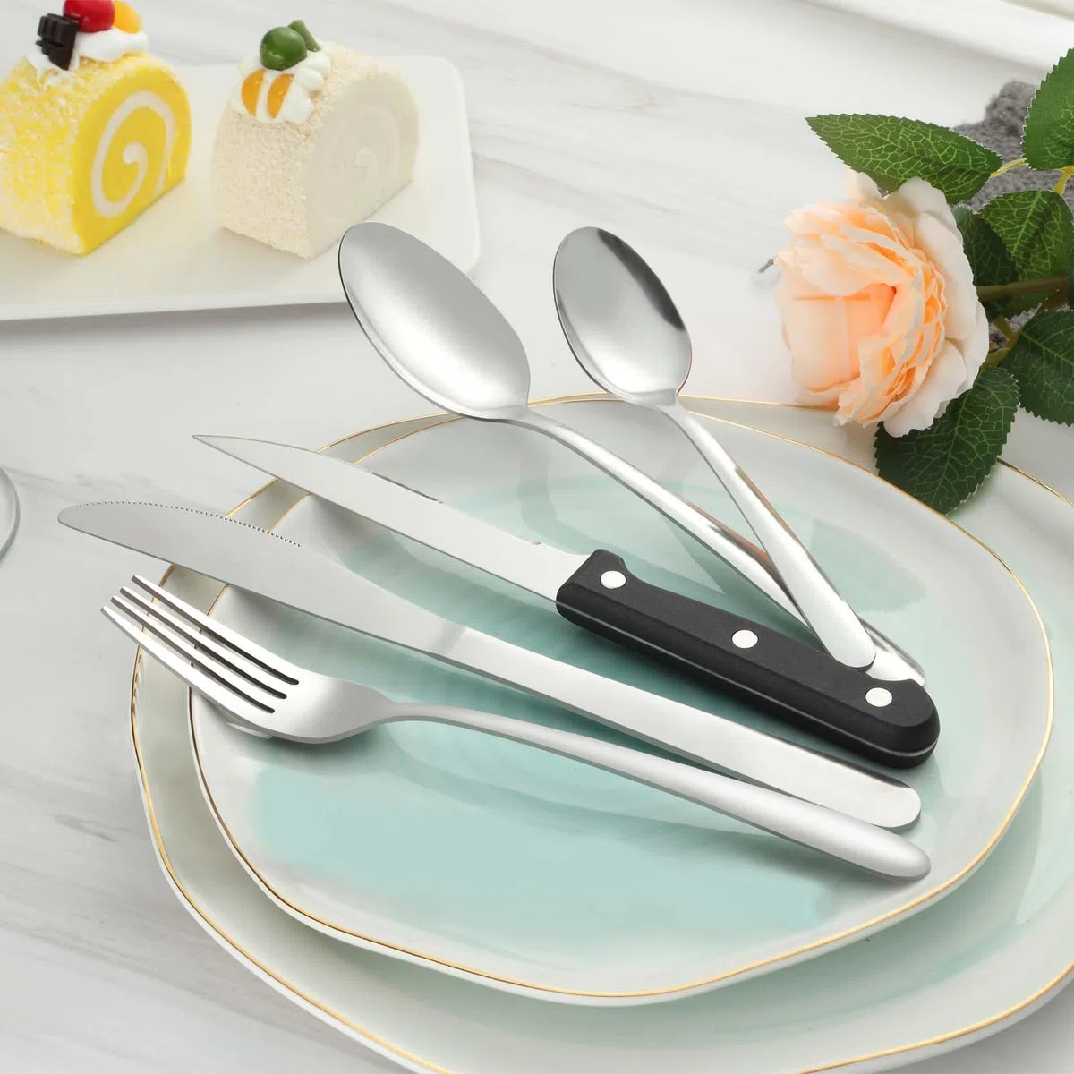 Cubiertos, Pleafind 30 piezas juego de cubiertos para 6 personas, cuberteria acero inoxidable, cuberteria plateados que incluyen cuchara, cuchillo, tenedor,cuchillo de carne, apto para lavavajillas