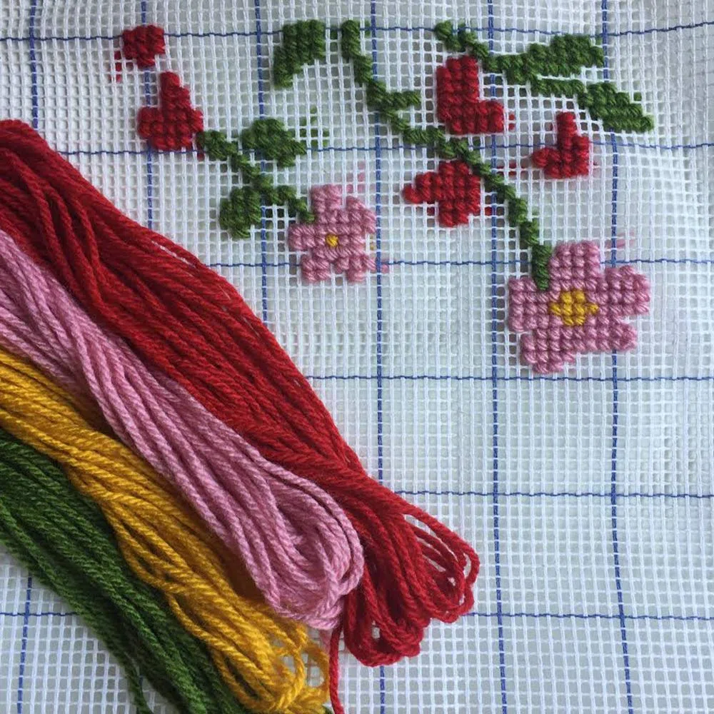 Cañamazo para punto de cruz o medio punto | 2 telas de 50x50 cm | 1,97 puntos/cm - 5 cuentas | cuadrícula impresa | de Delicatela (50x50cm)
