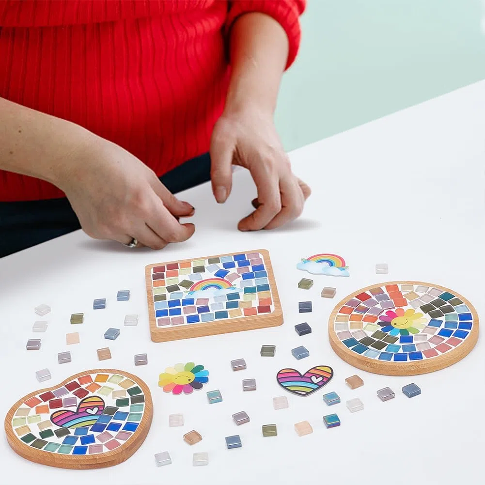 WEBEEDY Juego de 3 posavasos de mosaico de arco iris, piezas de vidrio de mosaico teñidas, azulejos de mosaico de cristal para manualidades, decora tu propio corazón de flores y posavasos de diseño de