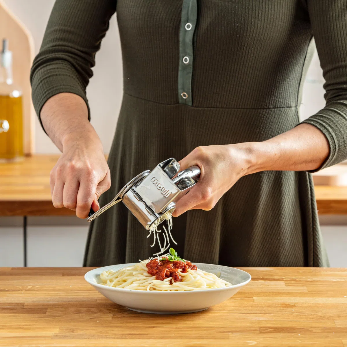 Moulinex Rallador Acero Inoxidable, empuñadura reversible y adaptable, rallador queso, fácil de montar, manejo rápido, ralla todo tipo de ingredientes, apto para lavavajillas, A45606