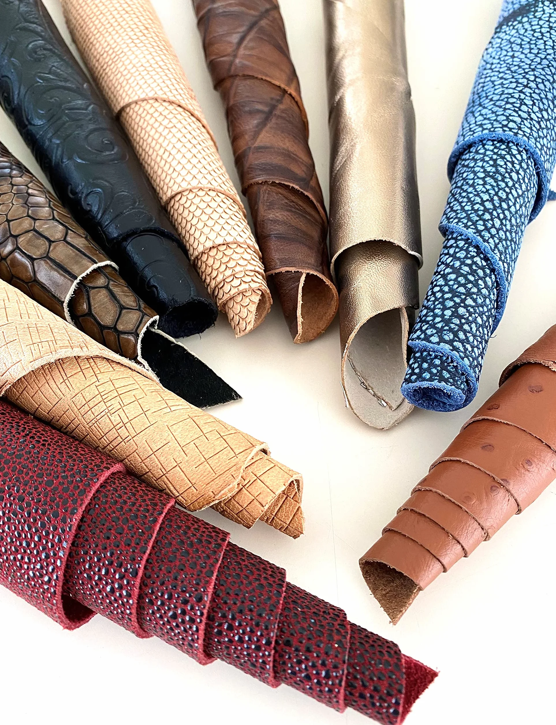 IPEA 1 Kg de Recortes de Cuero – Piel Auténtica con Estampados Mixtos y Detalles en Tamaño Aleatorio – Fabricado en Italia – Retales Cortes de Formas Diferentes con Estampados Decorativos