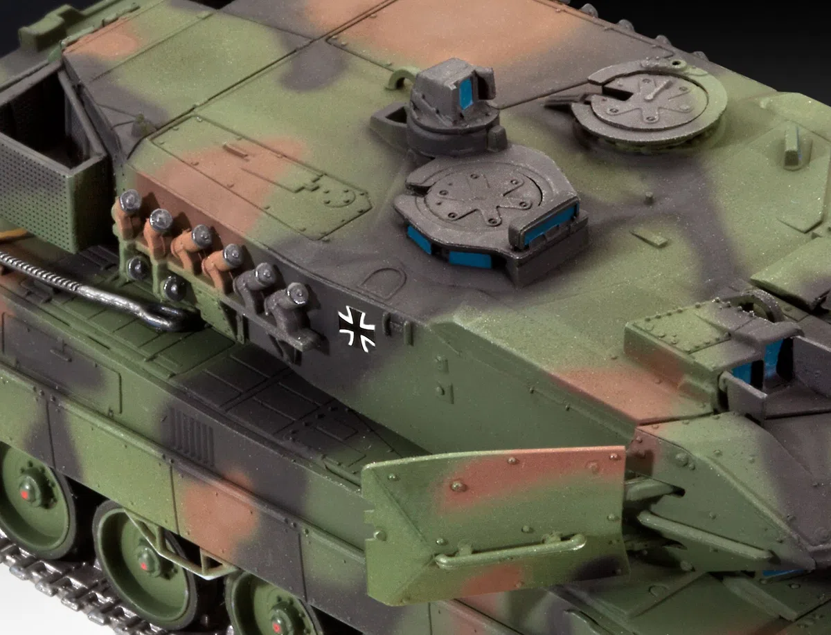 Revell - Maqueta Leopard 2A6/A6M, Escala 1:72 (03180)