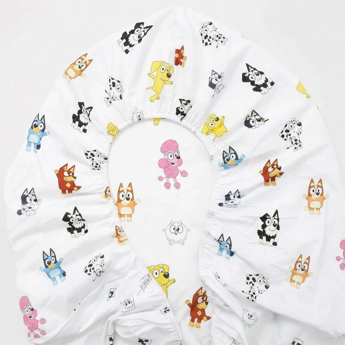 Sábana Bajera Ajustable Bluey Blanca 100% Algodón Suave | Sábana para Cama Individual con Esquinas Elásticas 90x200 + 25 cm | Sábana Infantil Oficial Bluey