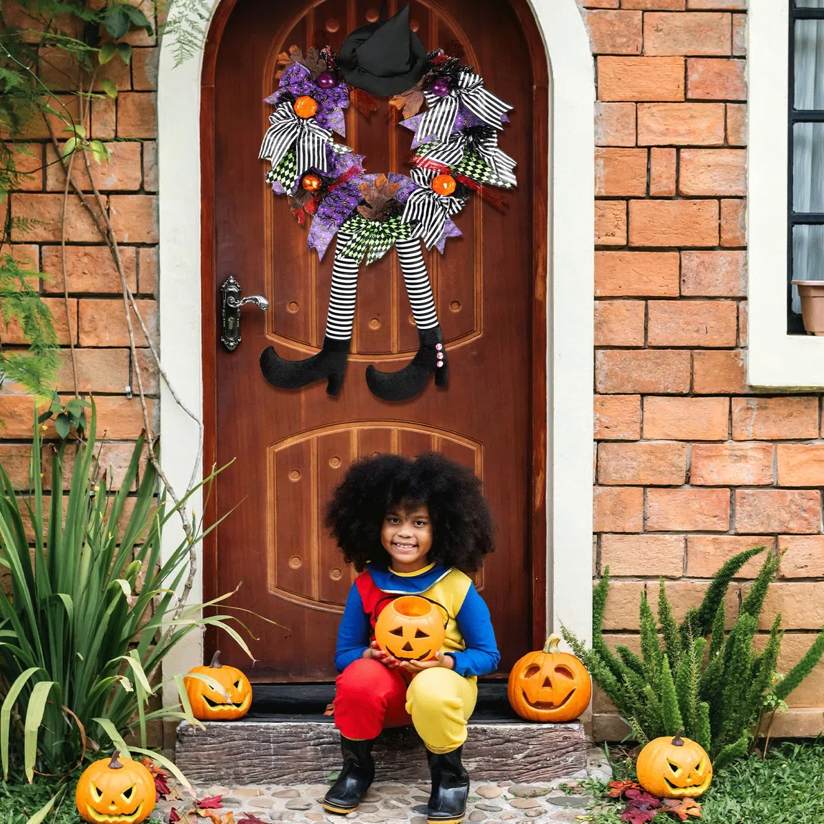 35cm Decoración de Corona de Halloween, Corona de Bruja de Halloween, Corona de Bruja con pies y Sombrero de Bruja y Calabaza, Corona de Halloween, Decoración Puerta Halloween para Casa