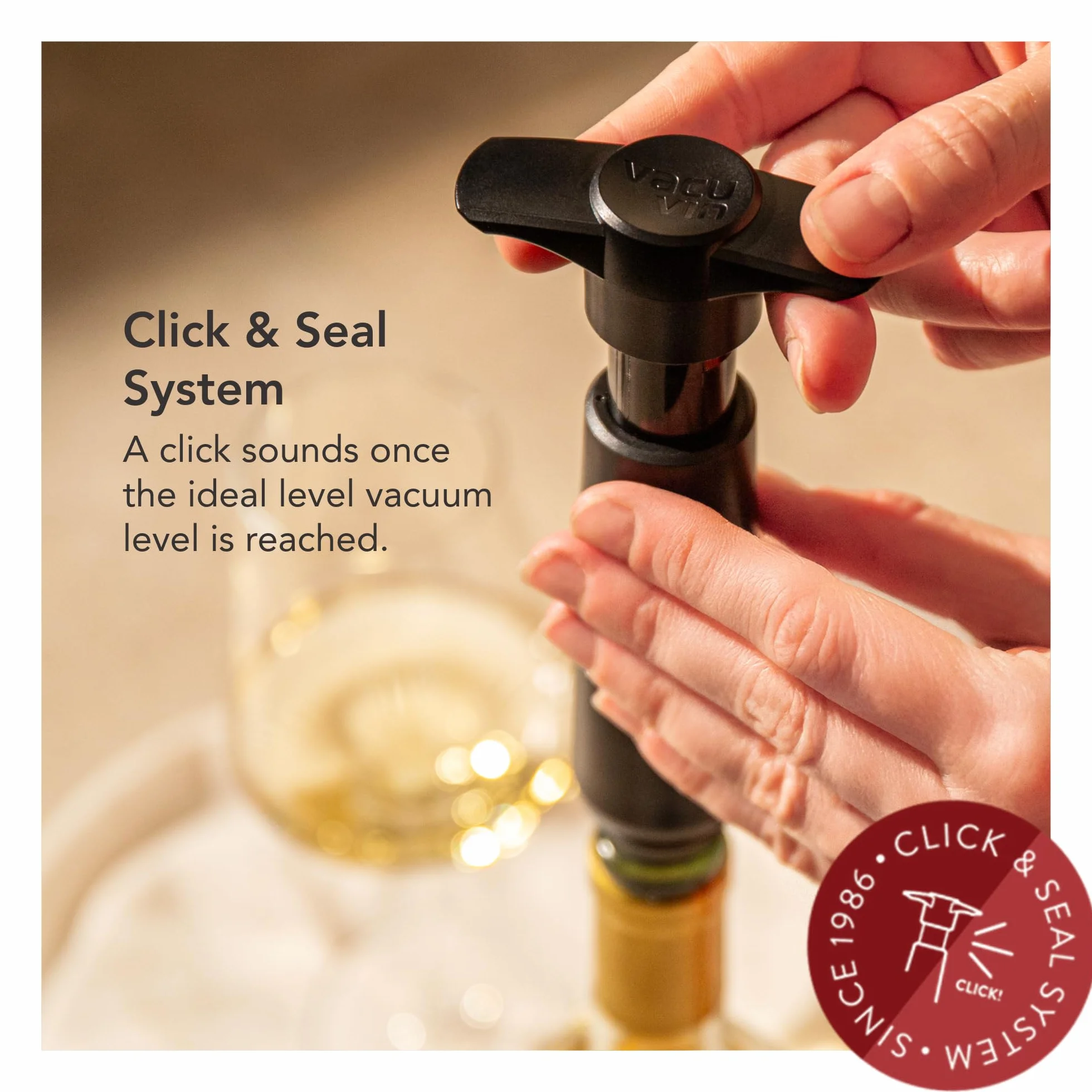 Vacu Vin Bomba de Vacío Original Negra con 4 Tapón – Conserva Vino Tinto o Blanco – Sistema Manual para Remover Aire – Cierre Hermético – Diseño Negro Compacto – Hasta 10 Días Fresco
