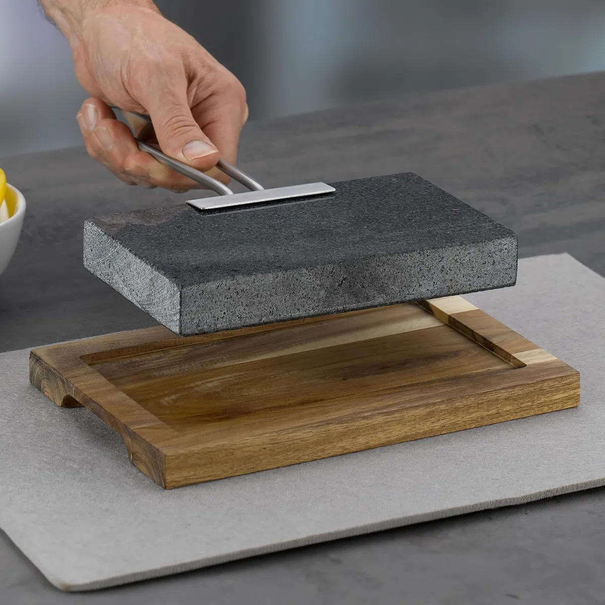 kela Piedra caliente con bandeja para servir, parrilla de piedra, tabla para filetes de piedra volcánica 24 x 16 x 4 cm, parrilla de piedra caliente, COUNTRY