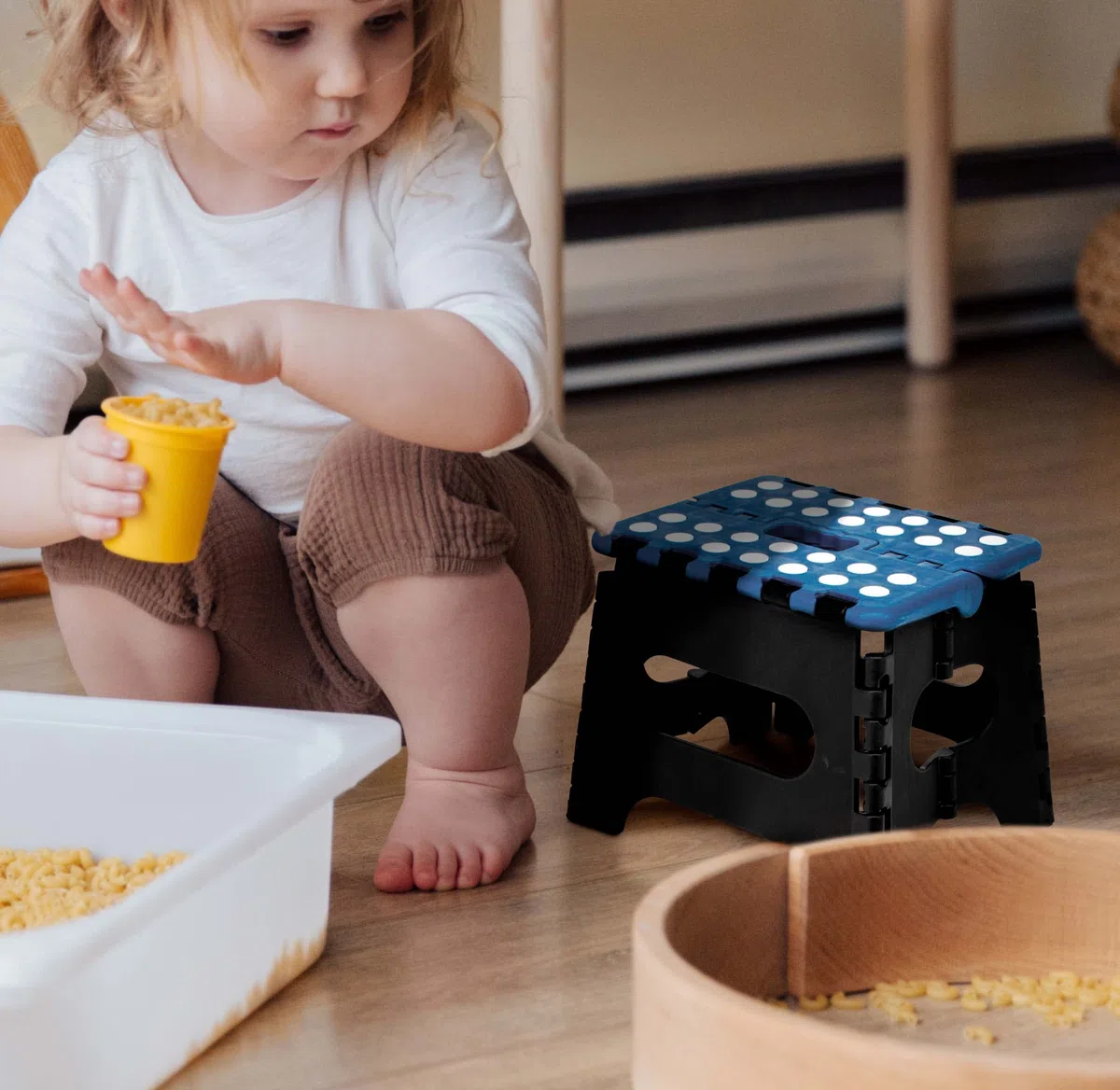 The Secret Home - Pack de 2 Taburetes Plegables Multiusos - Escalera Antideslizante de PVC - Altillo para Cocina, Baño o Dormitorio (Azul/Negro, 21x17x18)
