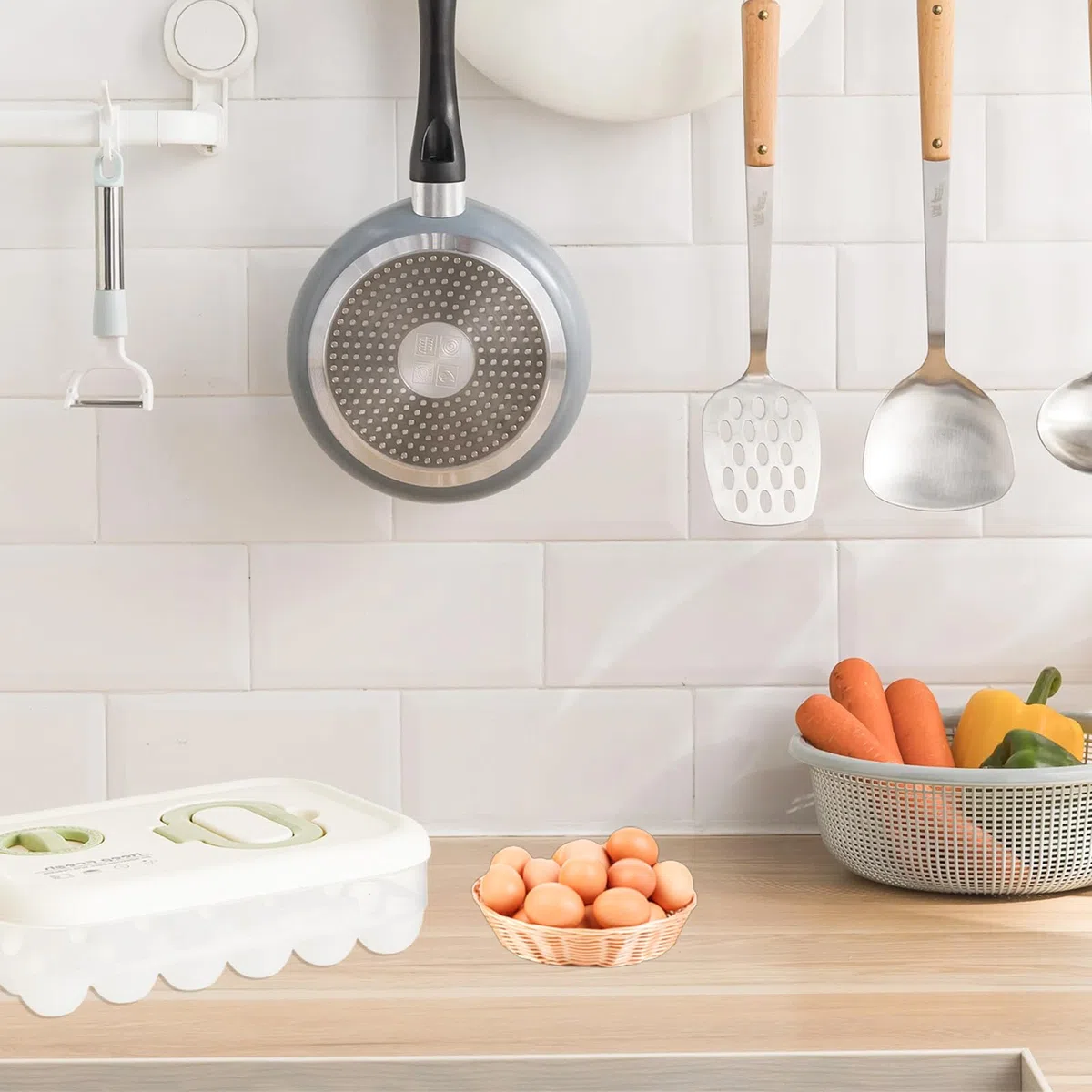 Material PP Hueveras para Frigorifico, con Temporizador Huevera, 24 Compartimentos Huevera Nevera, con Tapa, Apta para la Nevera de la Cocina, la Mesa del Comedor y los Armarios