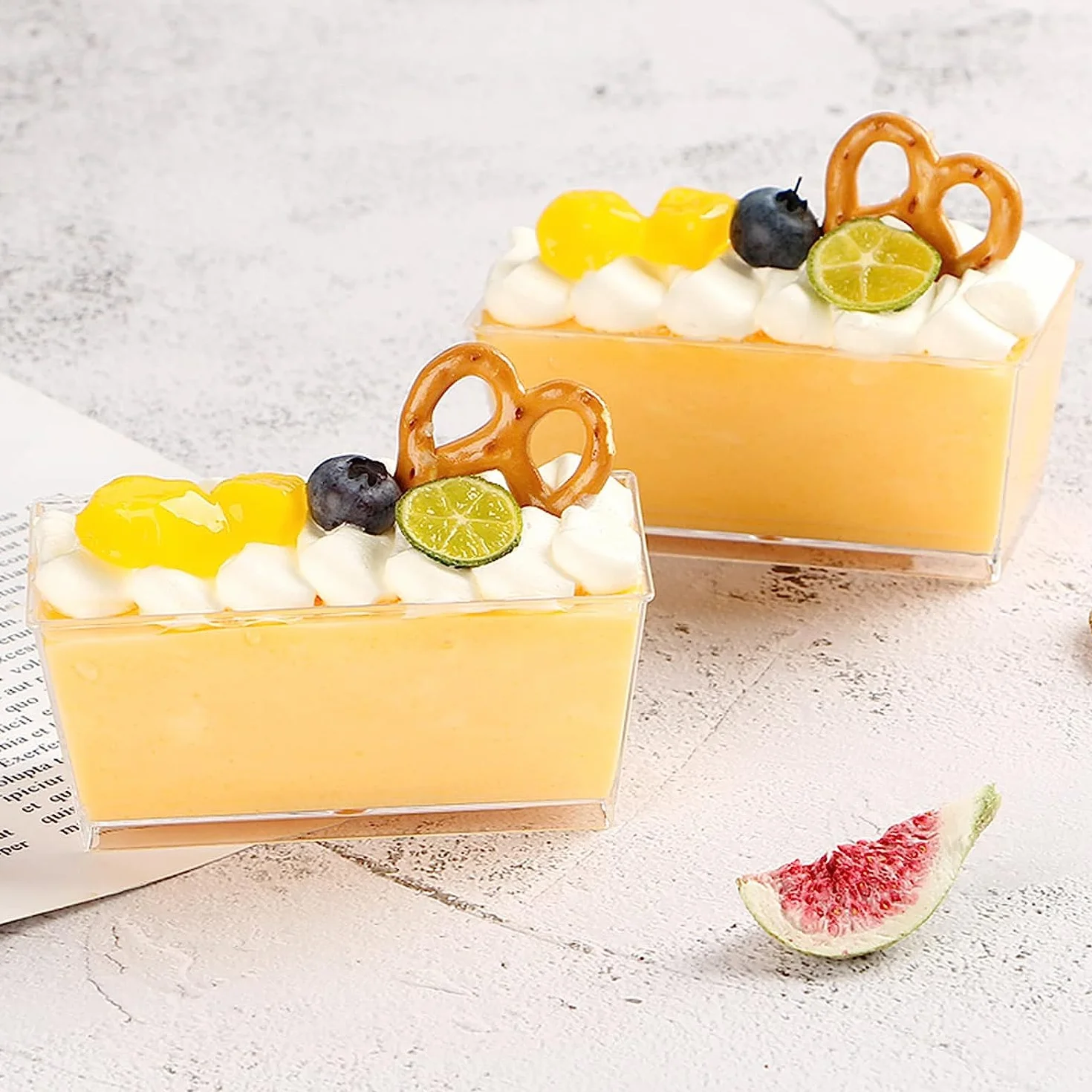 LATERN 50 Piezas Tazas de Postre de Plástico, 140ml Vasos de Postre Rectangulares Copa de Aperitivo de Parfait Transparente Tazón para Servir Reutilizable para Fiesta de Mousse Pudín (9,8 x 4,7cm)