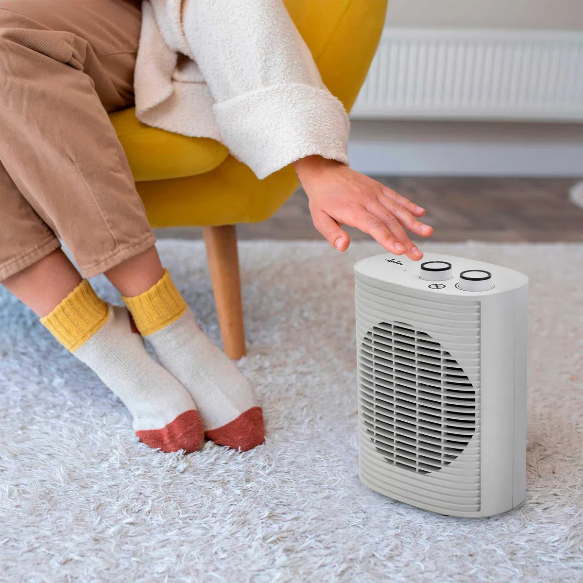 JATA JCTV1191 - Calefactor Eléctrico Bajo Consumo 2000 W. Termoventilador Baño. 2 Potencias, Termostato Regulable, Función Ventilador Frío, Protección Antivuelco y Sobrecalentamiento, Compacto con Asa
