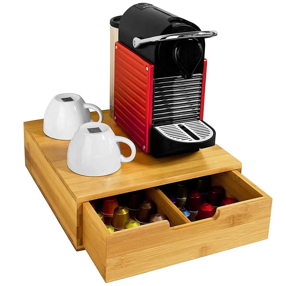 BAKAJI Dispensador Con Cajón Para Almacenar Cápsulas Almacenamiento Organizador Cápsula de Nespresso Dolce Gusto Café Té Pòds Porta Cápsulas de Madera de Bambú 31 x 30,5 x 9,5 cm