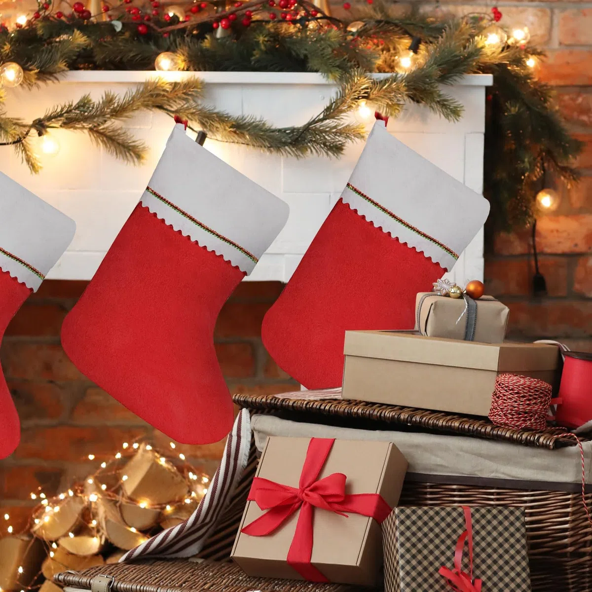 4 Piezas Medias de Navidad, para el árbol de Navidad Chimenea Decoración, Adorno de Navidad Bolsa de Dulces, Calcetín de Decoración Navideña para Llenar y Colgar