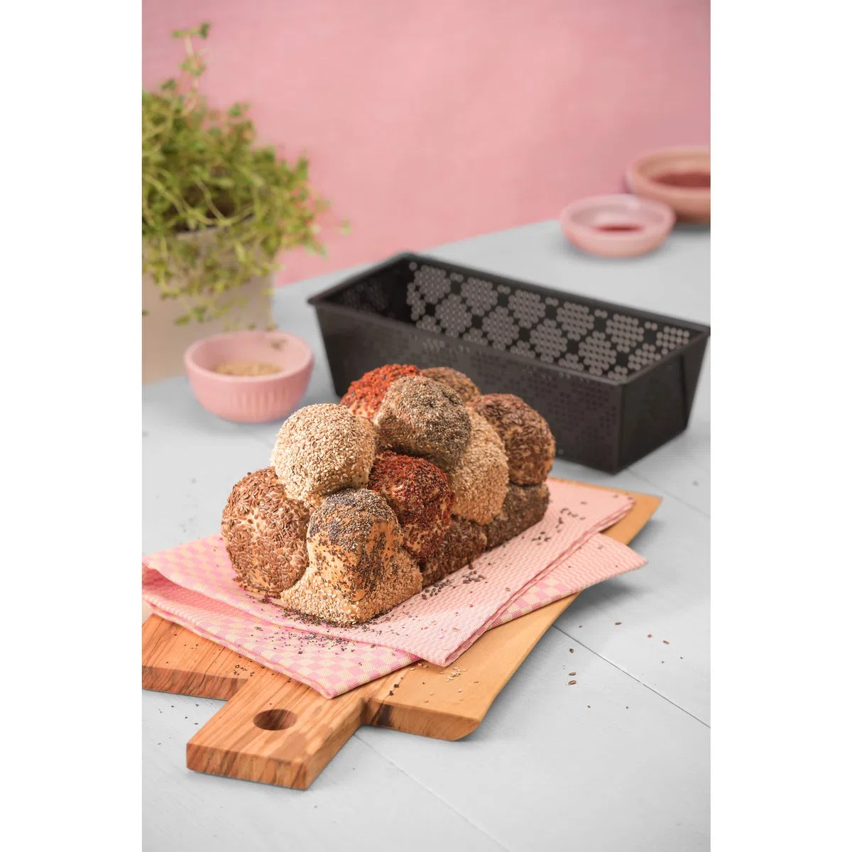 ORIGINAL KAISER Pan Forma Inspiration Perforado 25 cm Antiadherente Acero Incluye Libro de Recetas
