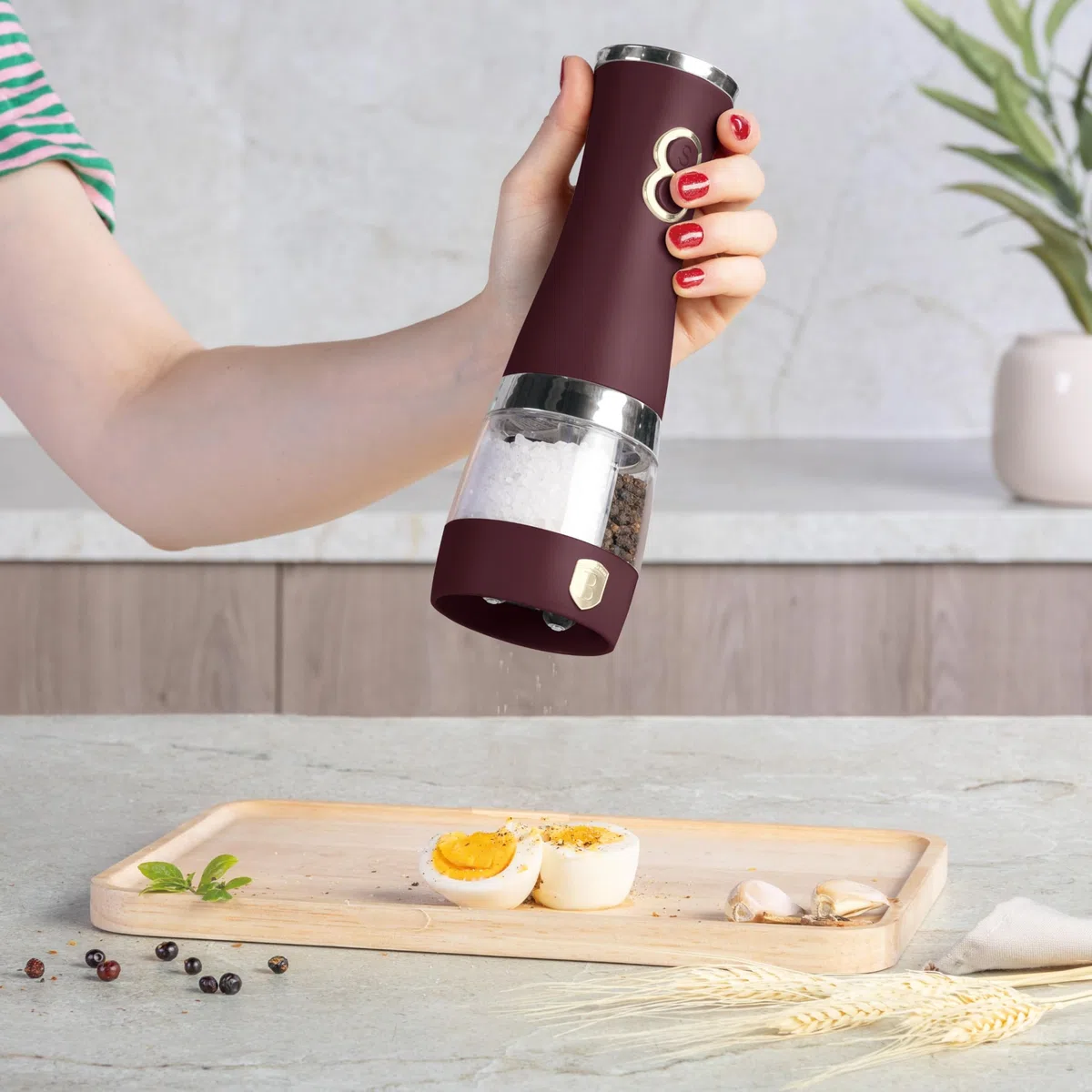 Berlinger House 2 en 1 molinillo eléctrico de pimienta y sal/crema mate/con molinillo de cerámica/baterías: 6 piezas AA (no incluidas) Colección Leonardo
