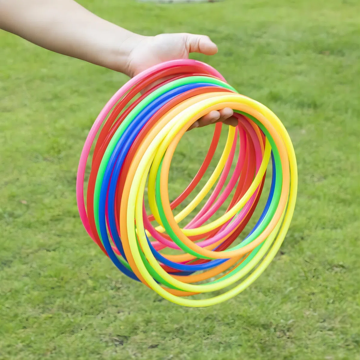 24 pz Anillo de plástico para Juego de Lanzamiento de Anillos, Juegos de práctica de Velocidad y Agilidad,Fiesta, Carnaval, Jardín,Jjuegos al Aire Libre,Juegos de Fiesta Favorito (4 tamaños,6 Colore)