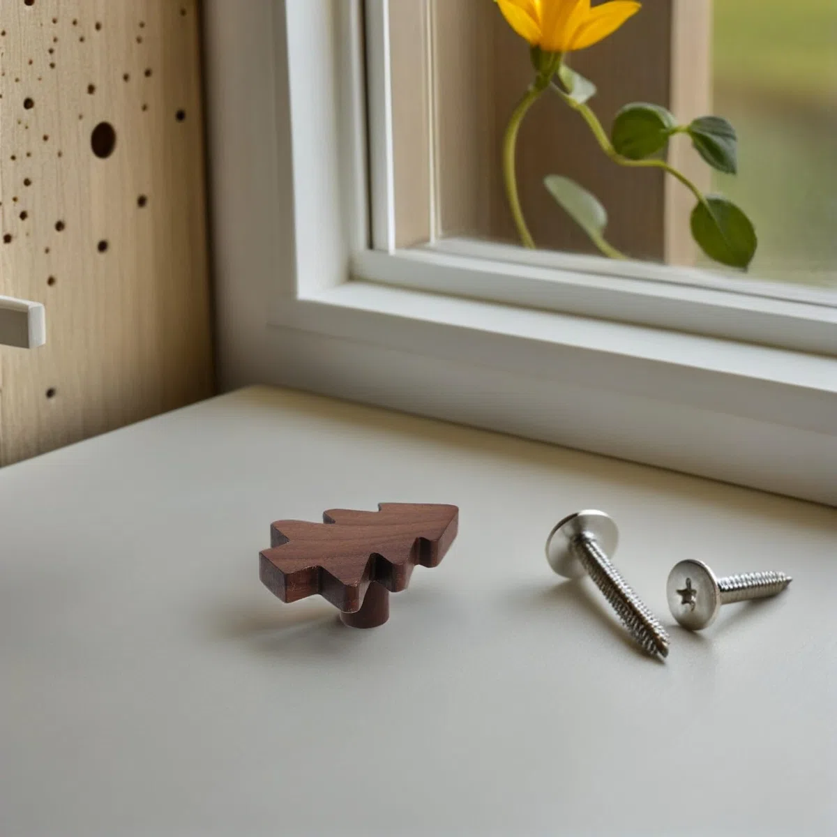 Cabilock Pomos de Madera para Armarios Infantiles en Forma de Árbol de Navidad Tiradores Decorativos para Cajones y Puertas Diseño Creativo y Seguro Acabado en Nogal Oscuro 3 Unidades