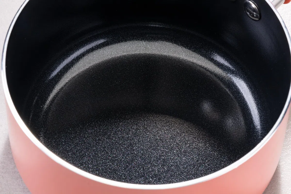 Fackelmann Mini cacerola de 14 cm de diámetro de aluminio prensado reciclado, revestimiento cerámico, rosa suave, apta para cocinas de gas, eléctricas y vitrocerámicas