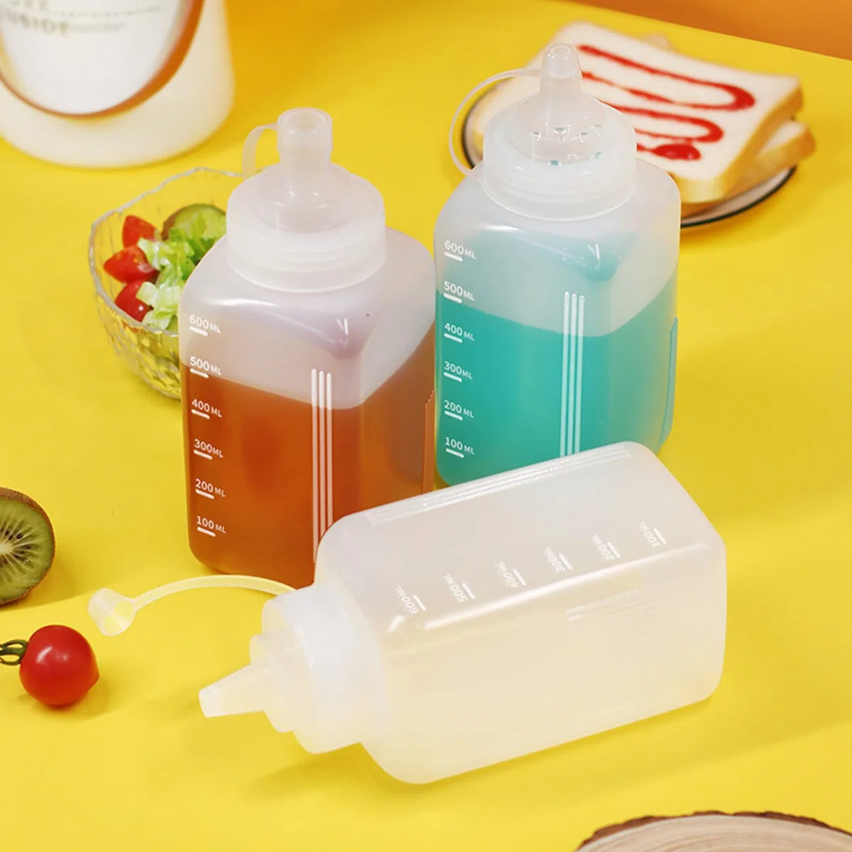 4 Piezas Squeeze Bottle de 600ML Condimento de Plástico Botella Exprimible con Embudo y Cepillo de Taza Dispensador de Salsas Ninguna Fuga para Condimentos Salsa Tomate Mostaza Mayonesa Salsa