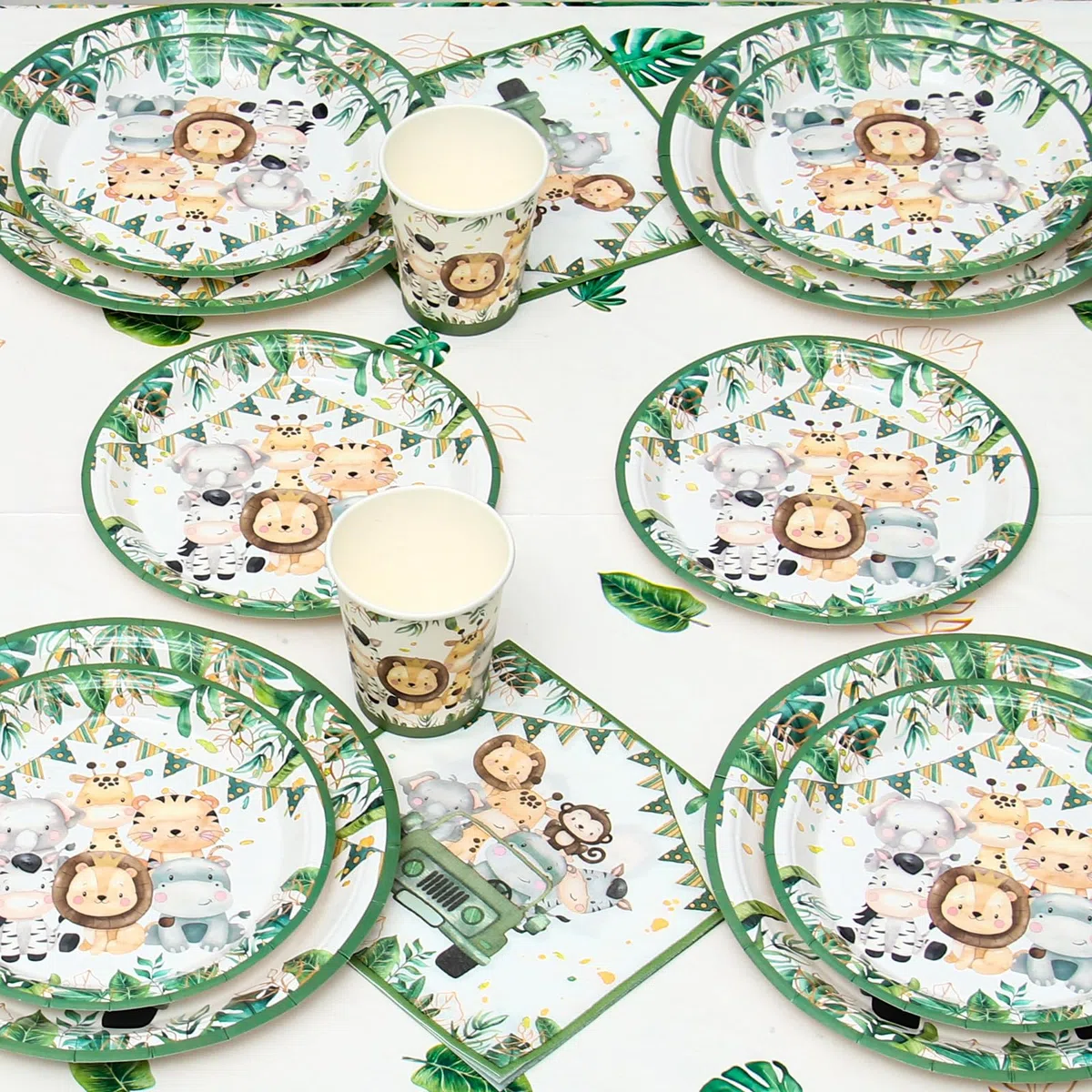 Vajilla Desechable Jungle Safari, 96 Piezas Vajilla Desechable Animale, Verde Salvia Platos Cumpleaños Infantil, Platos Tazas Servilletas Animale para Jungle Safari Cumpleaños Baby Shower 24 Invitados