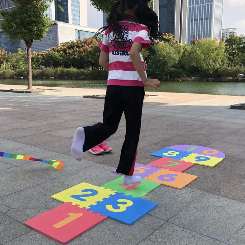Juego de Estera de Rayuela para Niños, Azulejos Entrelazados de Espuma EVA Suave, Juego Familiar para Jardín Interior y Exterior, Juguetes de Espuma, Discos de Cuatro Piezas. Foam P Tapete