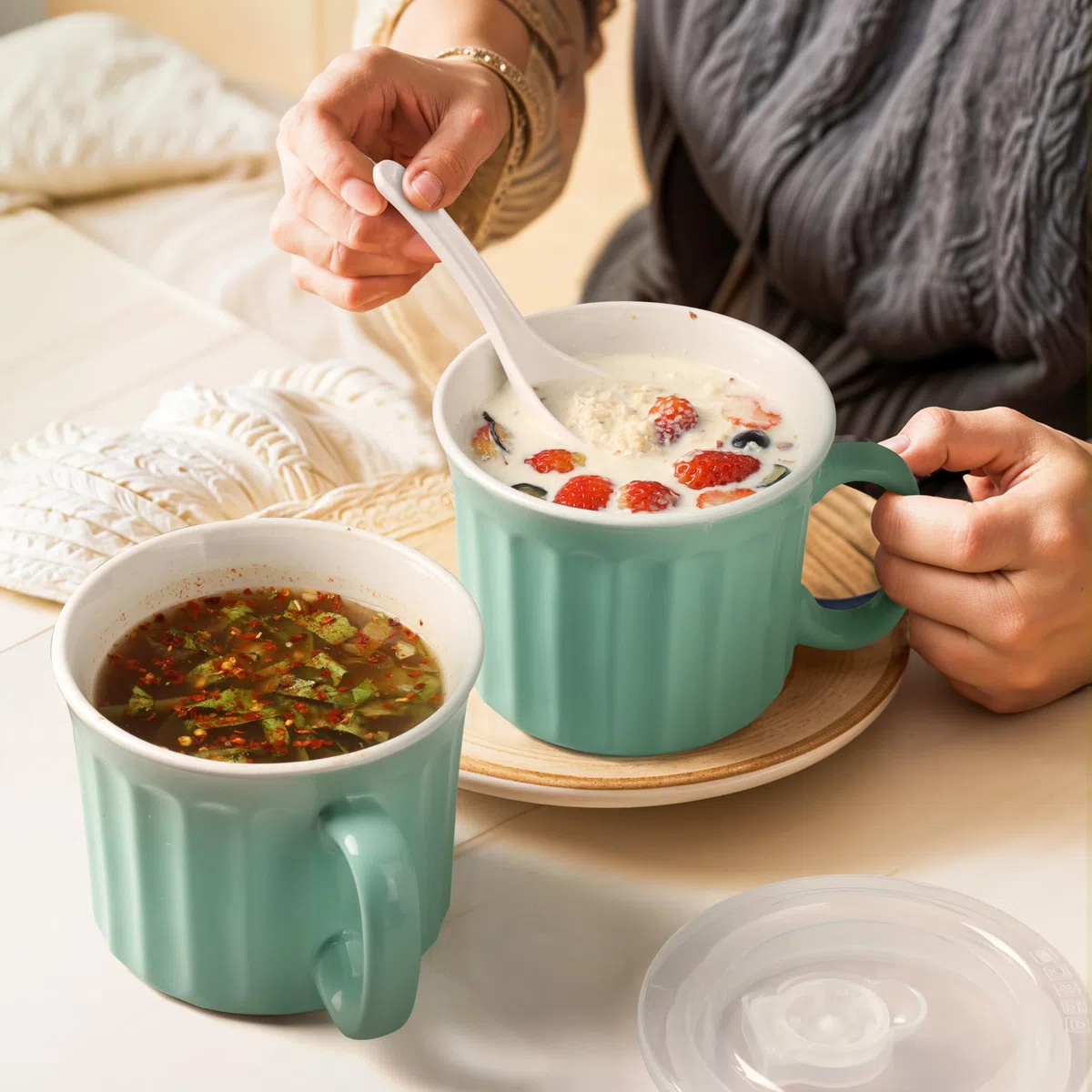 BELLE VOUS Set de Tazas de Cafe - 4x Taza Grande con Tapa para Desayuno o para Cocinar en Microondas - Tazones Grandes de Ceramica Talla XL con Asa - Apto Microondas y Lavavajillas